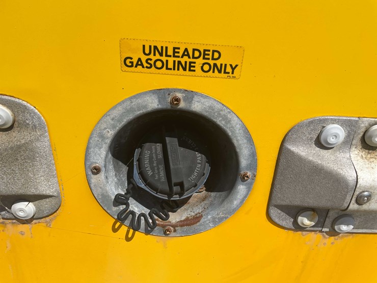 #1376-•-2012-gmc-savana-box-truck-(has-wi-title)-(of)-image-36