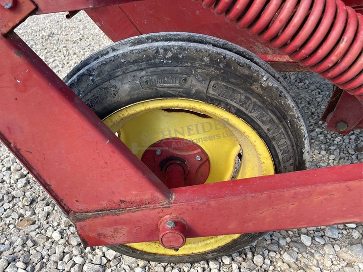 new-holland-472-image-24