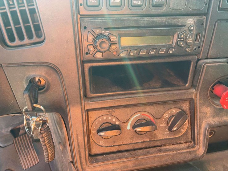 2017-international-prostar-image-12