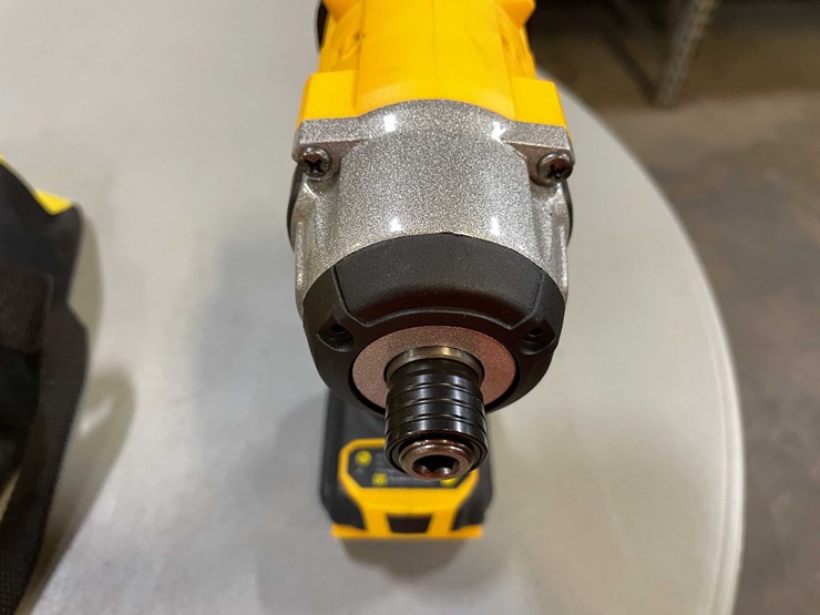 #8544-•-dewalt-compatible-20-volt-cordless-1/2"-impact-and-1/4"-impact-driver-in-carrying-bag-(pr13)-image-9