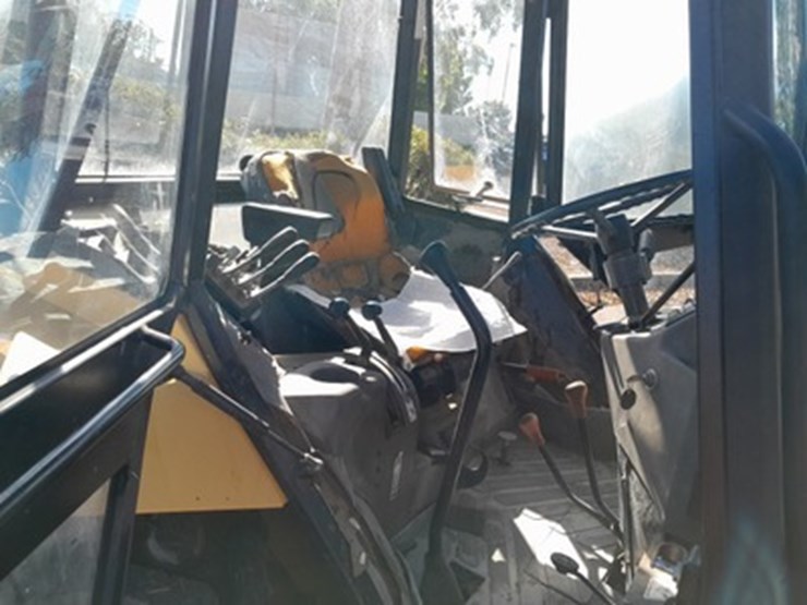 new-holland-545d-image-8