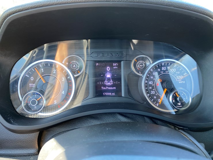 #19-•-#117-•-2020-ram-5500-rolloff-truck-image-27