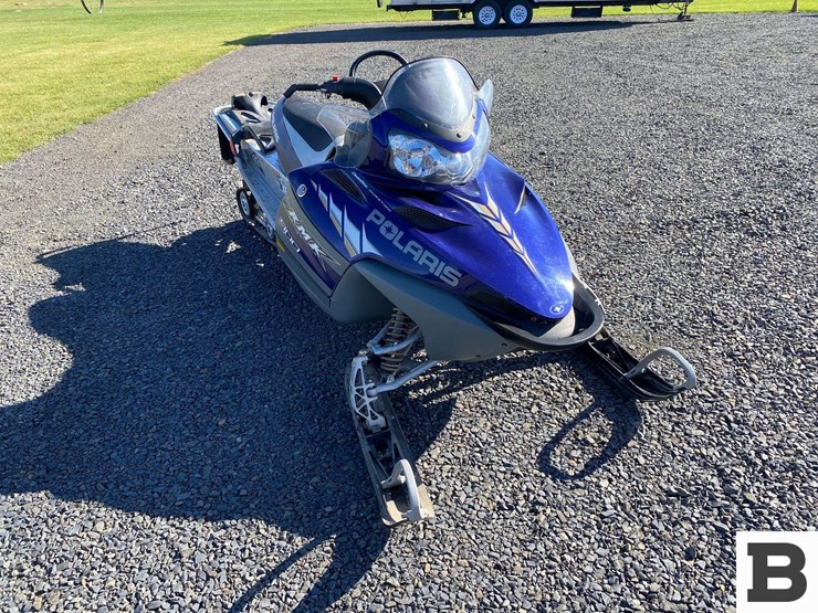 2005-polaris-rocky-mountain-king-snowmobile-image-7