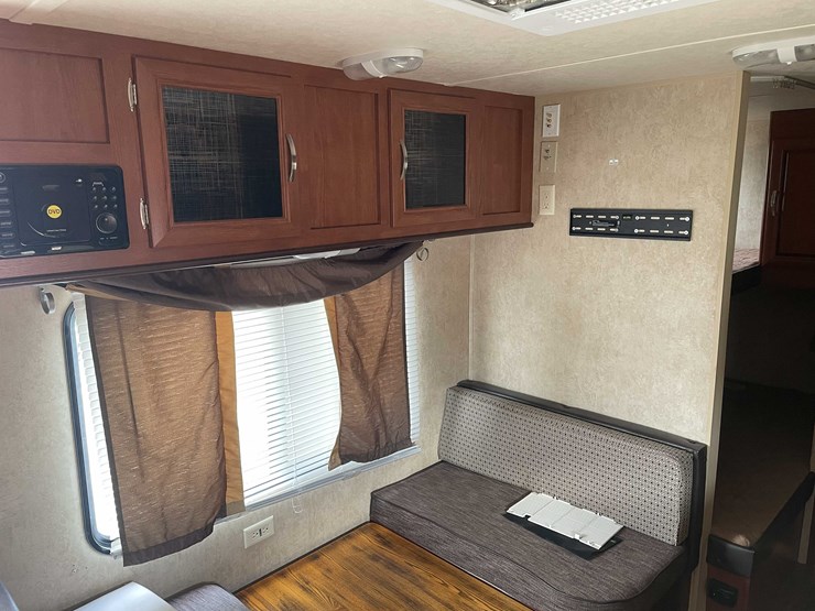 #1378-•-2015-salem-cruise-lite-camper-(no-title)-(of)-image-55