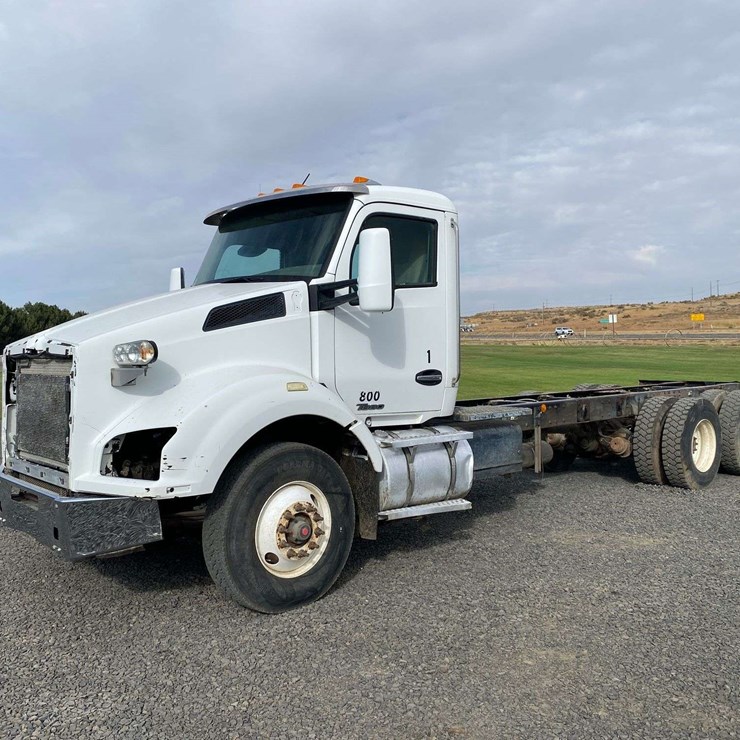 2017 KENWORTH T880