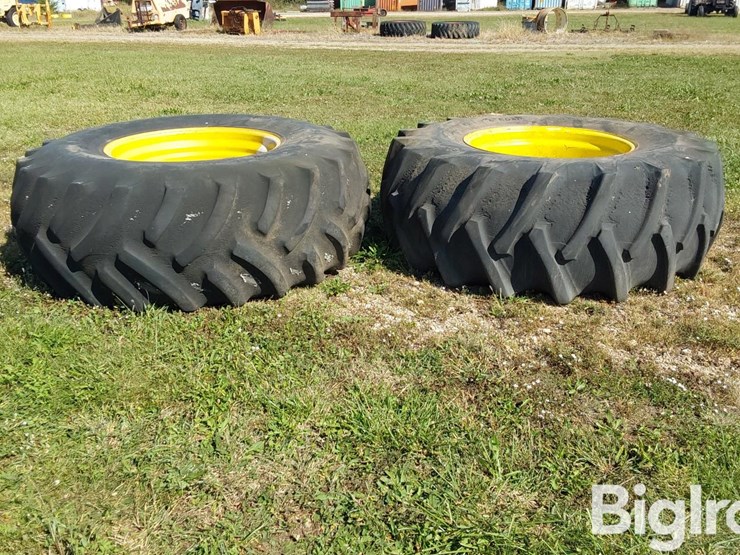 armstrong-/-firestone-24.5x32-bar-tires-on-john-deere-rims-image-2
