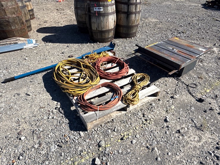 #25646-•-craftman-10"-motorized-table-saw,drop-cords-&-barrel-dolly-image-2