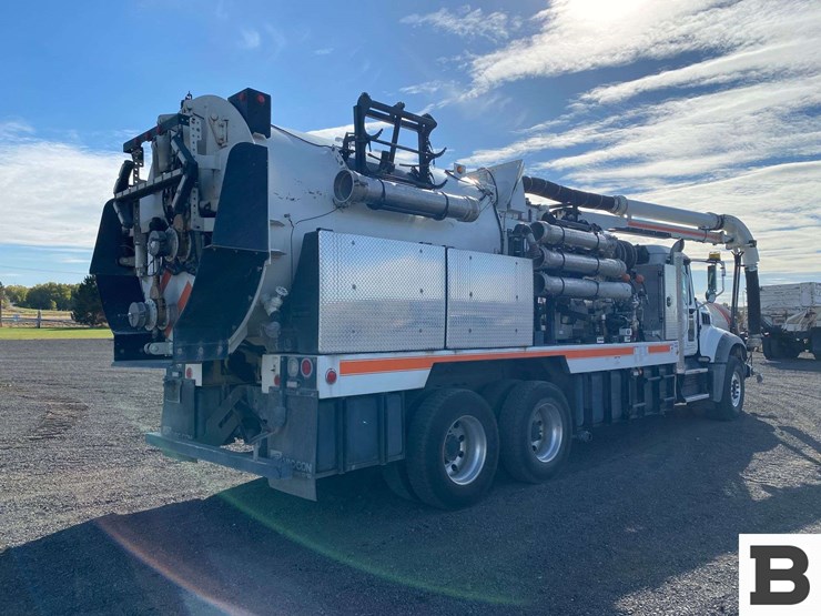 2017-mack-granite-gu713-image-7