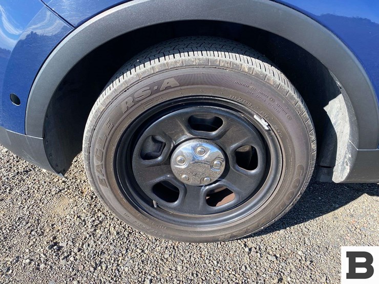 2017-ford-explorer-image-10