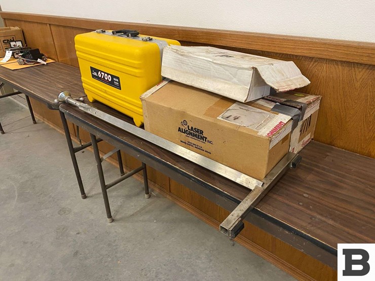 laser-alignment-inc.-6700-beam-aligner-and-supporting-hardware-image-2