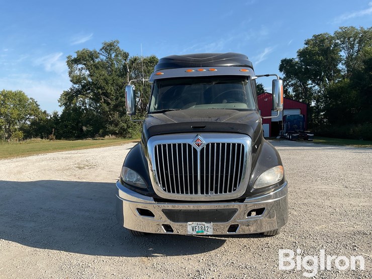 2015-international-prostar-image-2