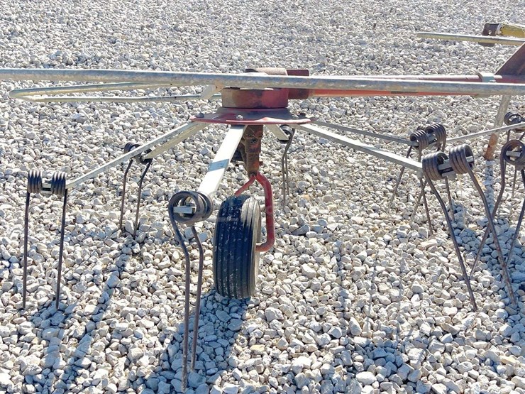 hesston-3717-image-12