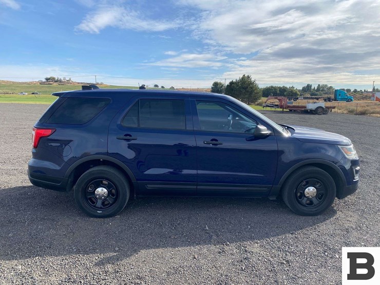 2018-ford-explorer-image-7