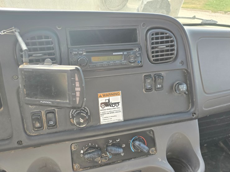 #22329-•-2014-freightliner-m2-106-box-truck-image-78