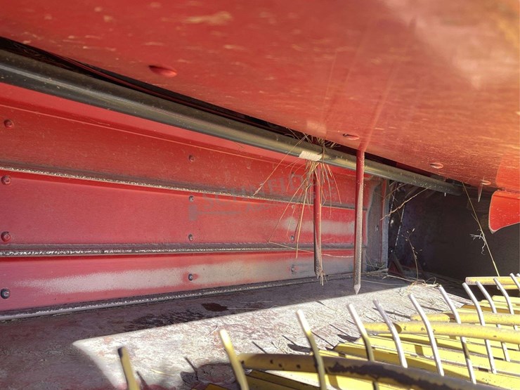 new-holland-565-image-16