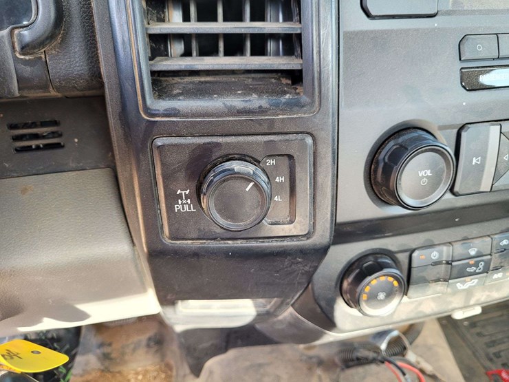 2017-ford-f150-image-12