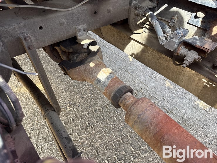 2011-peterbilt-388-image-18