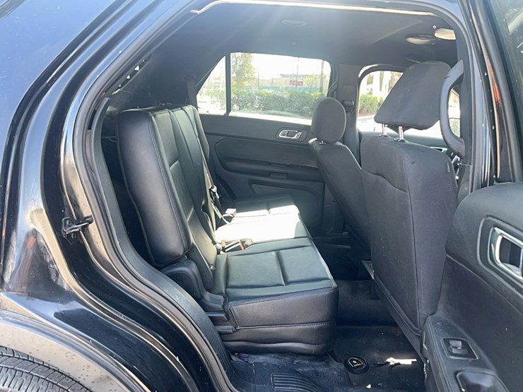 2017-ford-explorer-image-6