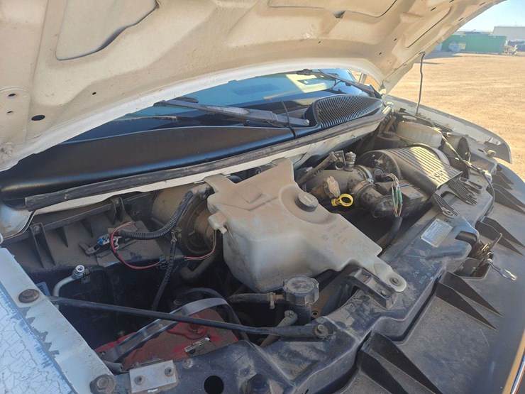 2003-gmc-3500-image-23