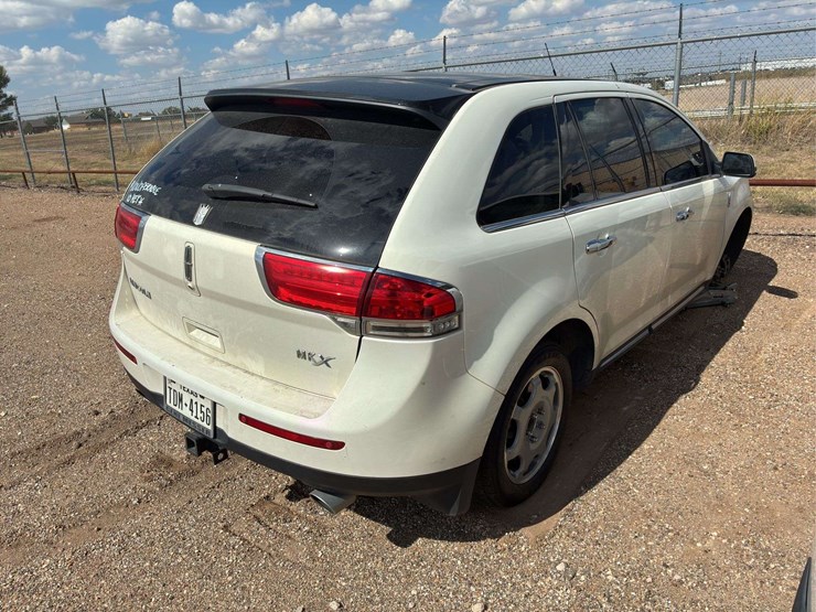 2013-lincoln-mkx-image-4