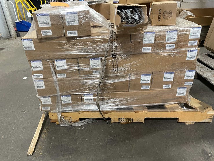 #8617-•-pallet-of-new-wiper-blades-(f)-image-4