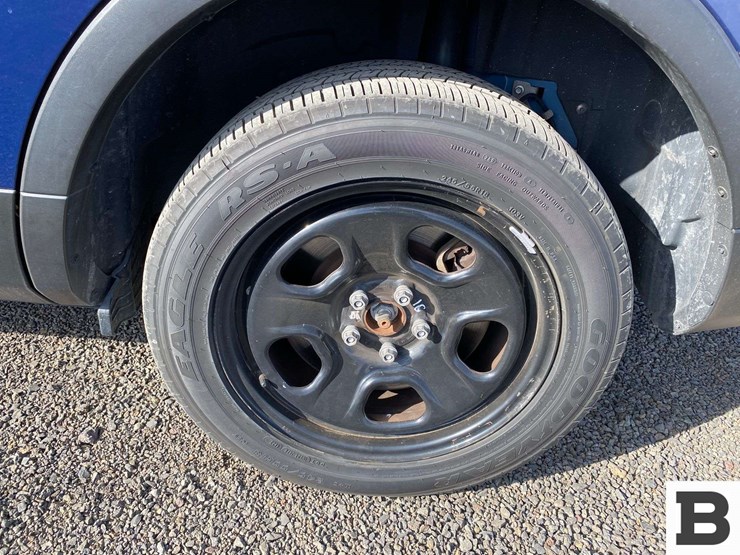 2016-ford-explorer-image-15