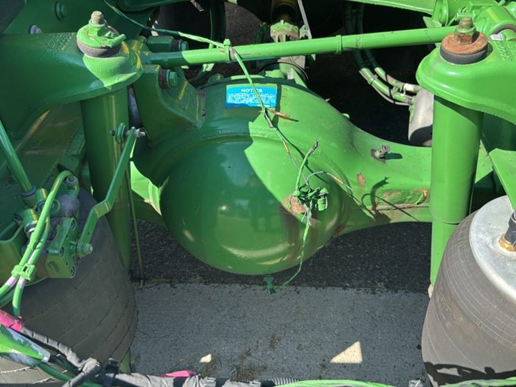 2023-peterbilt-579-image-34