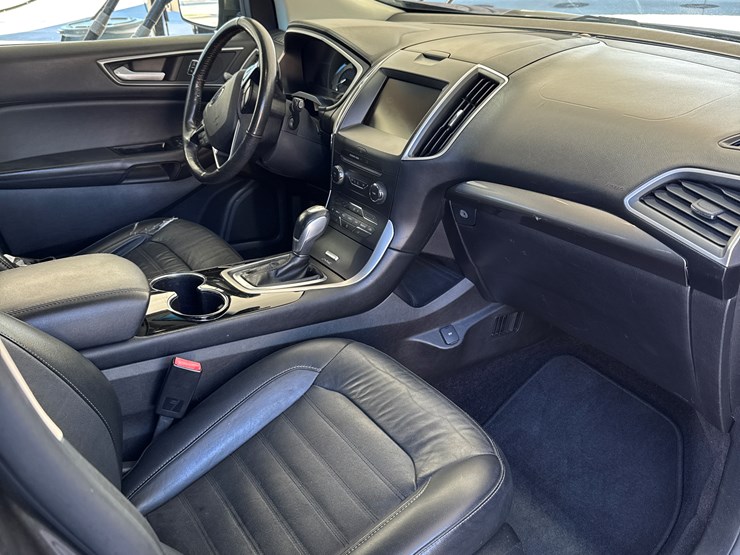 2015-ford-edge-image-7