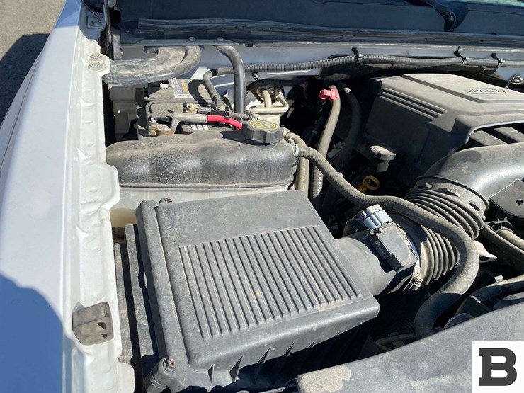 2012-chevrolet-silverado-1500-image-37