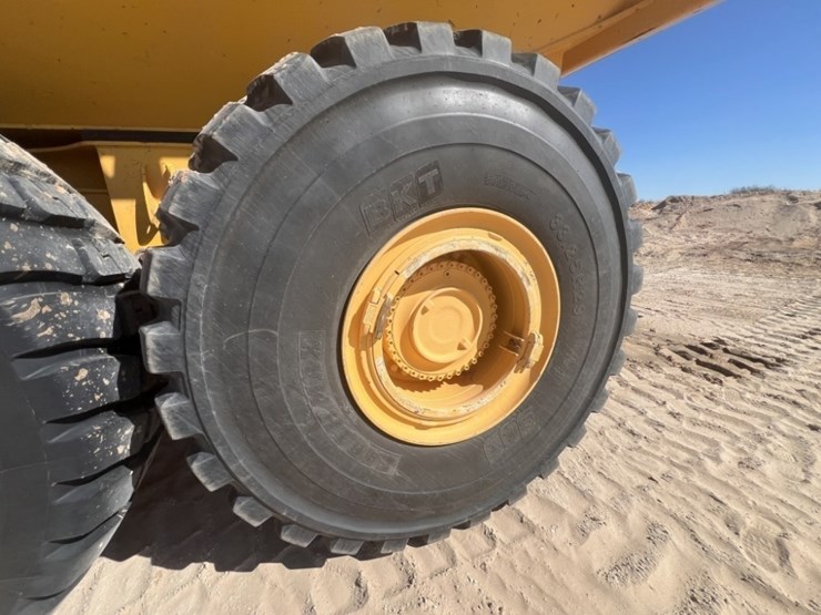 2020-volvo-a60h-image-22