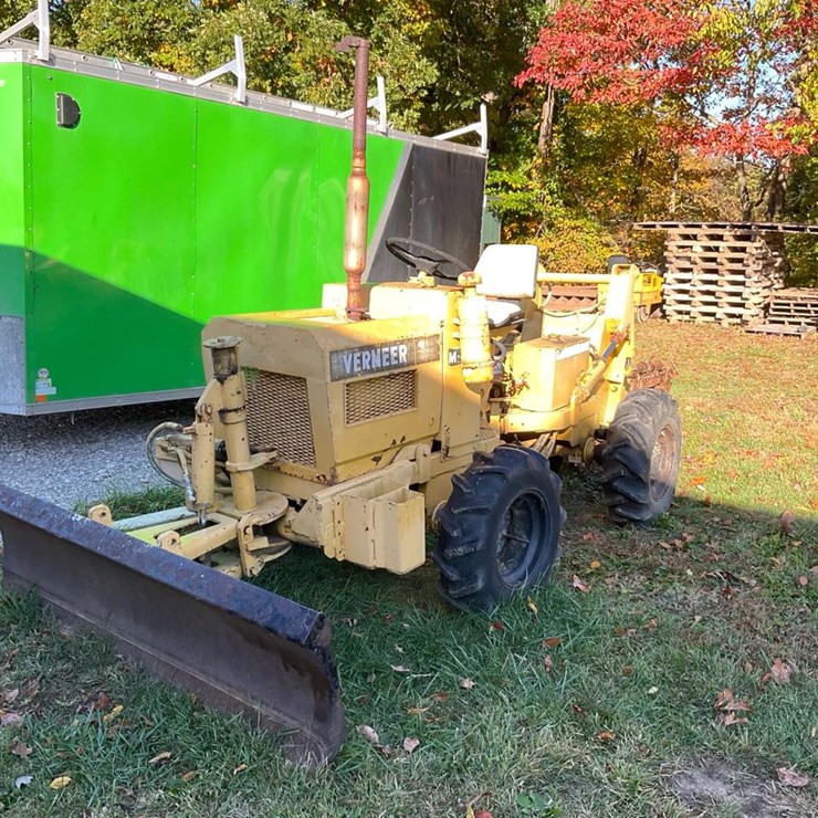 #1365 • Vermeer M-460 Ride on Trencher