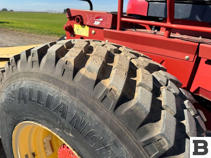 2013-new-holland-h8080-image-24