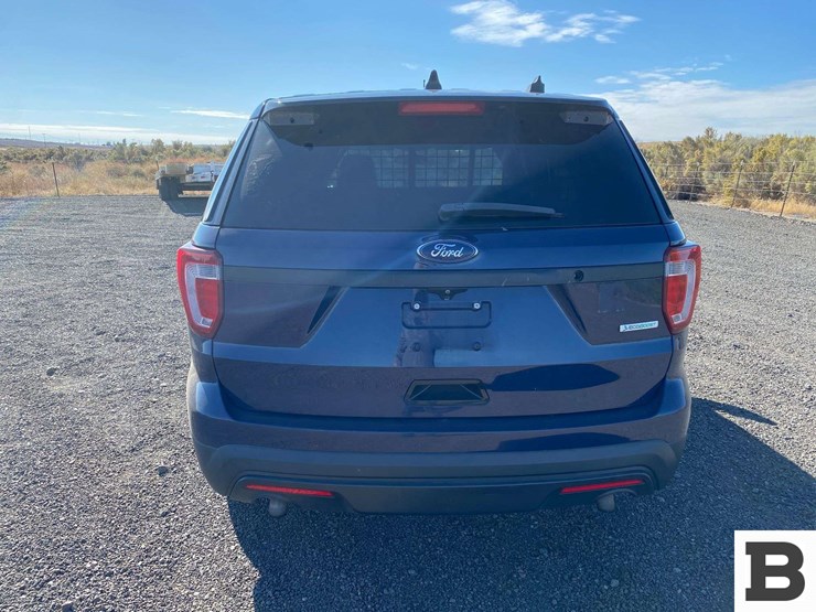 2017-ford-explorer-image-4