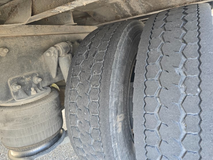 #22329-•-2014-freightliner-m2-106-box-truck-image-89