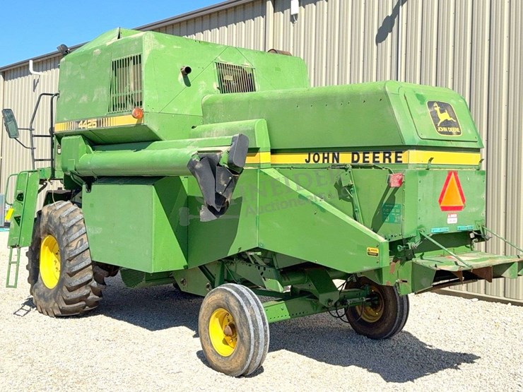 john-deere-4425-image-6