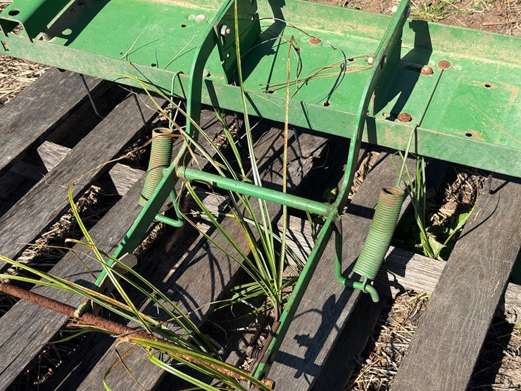 #49-•-#1004-•-john-deere-pine-straw-rake-image-6