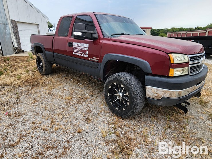 2005-chevrolet-silverado-2500-image-3