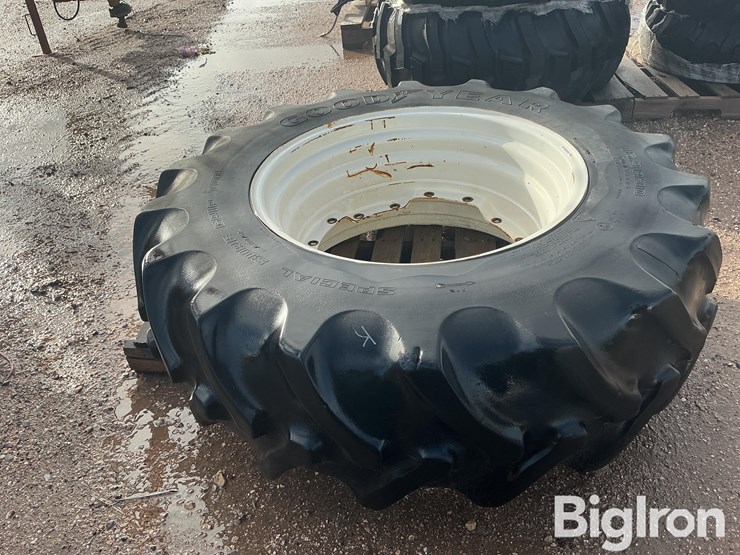 goodyear-special-sure-grip-td8-16.9r30-tractor-tire-image-8