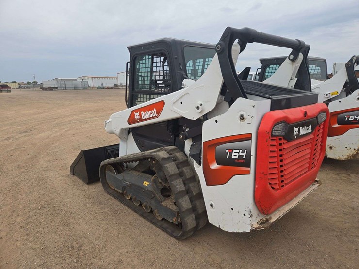 2023-bobcat-t64-image-4