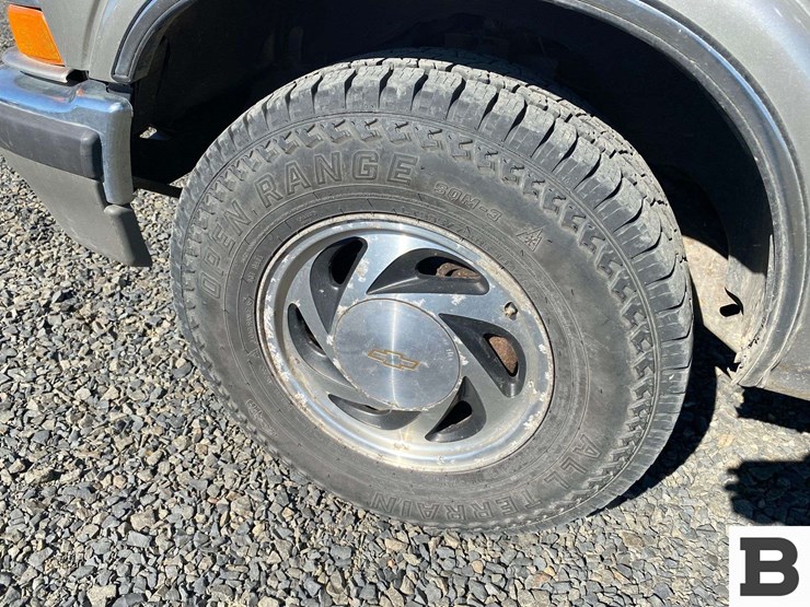 2001-chevrolet-blazer-image-9