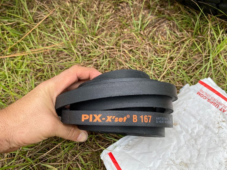 #44-•-#164-•-bob-cat-24-hp-zero-turn-lawnmower-with-61-inch-deck-image-11