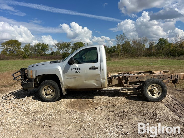 2010-chevrolet-silverado-2500-image-8