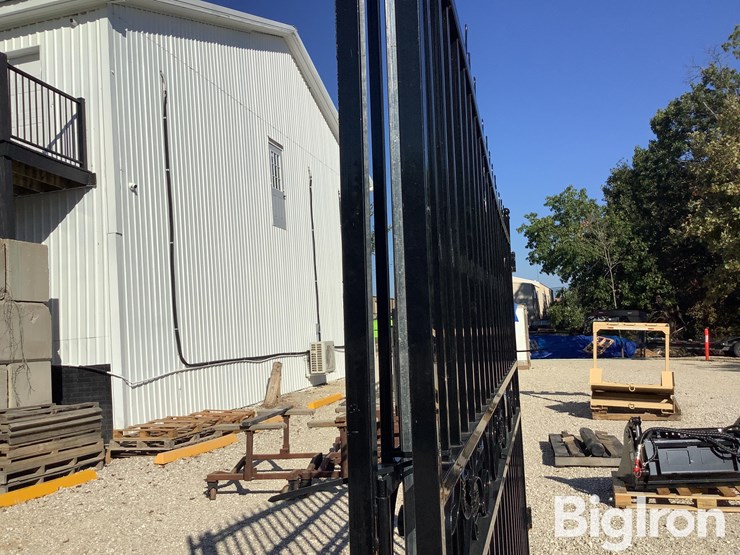 115"-steel-gates-image-13