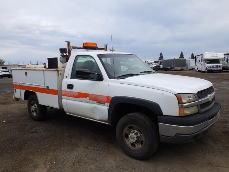 2003-chevrolet-2500hd-image-2