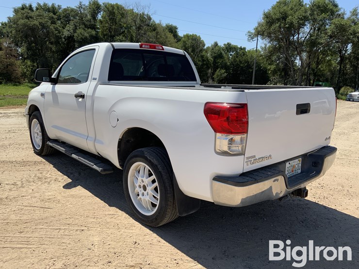 2013-toyota-tundra-sr5-image-7