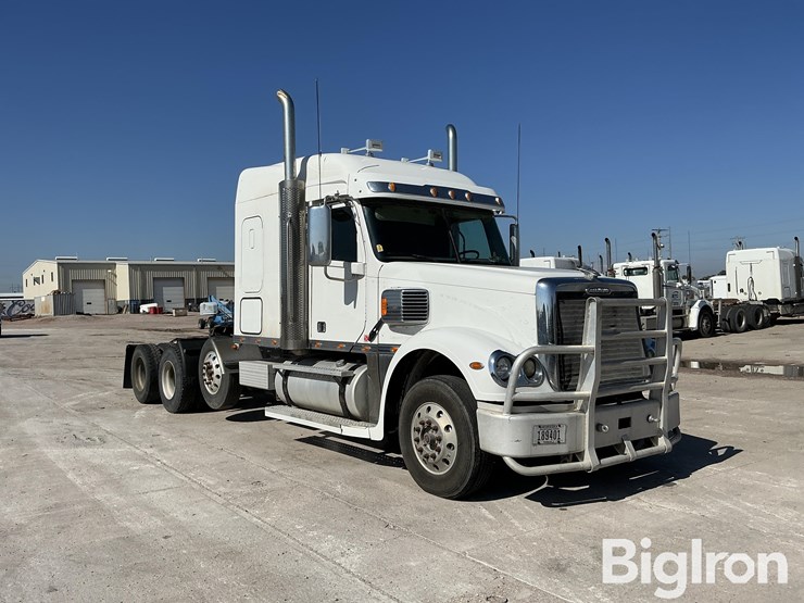2016-freightliner-coronado-132-image-3