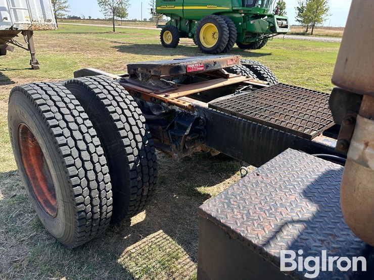 1981-ford-ln9000-image-19