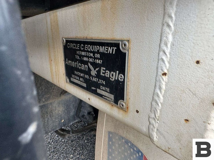 2013-peterbilt-348-image-23