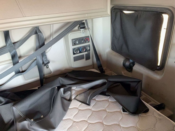 2017-international-prostar-image-22