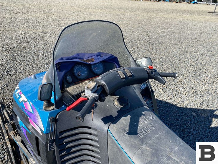 1998-polaris-indy-trail-touring-xlt-snowmobile-image-11